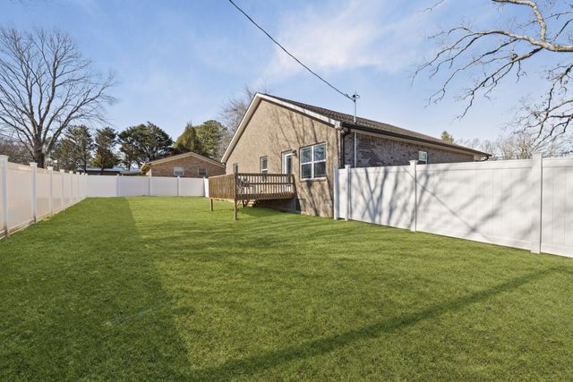 33 Rogers Dr, Manchester, TN 37355