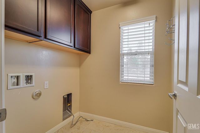 8303 McGraw Hill Drive, Bakersfield, CA 93311