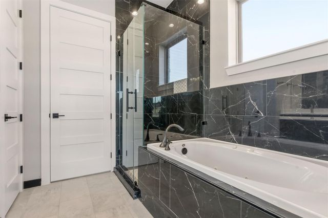 208 Silverleaf Road, Sweeny, TX 77480