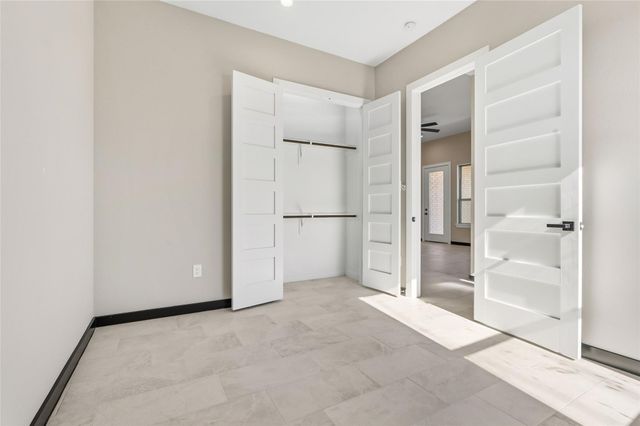 208 Silverleaf Road, Sweeny, TX 77480