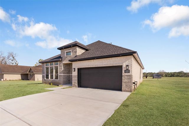 208 Silverleaf Road, Sweeny, TX 77480