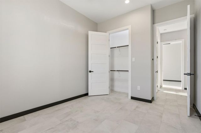 208 Silverleaf Road, Sweeny, TX 77480