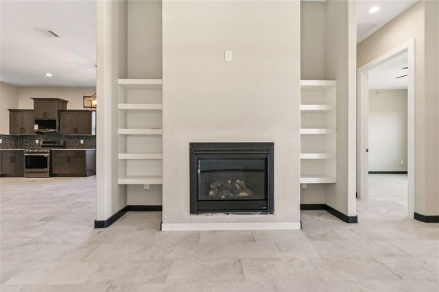 208 Silverleaf Road, Sweeny, TX 77480