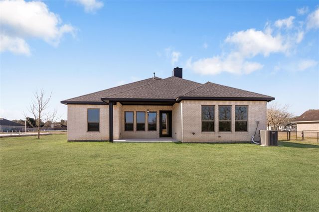 208 Silverleaf Road, Sweeny, TX 77480