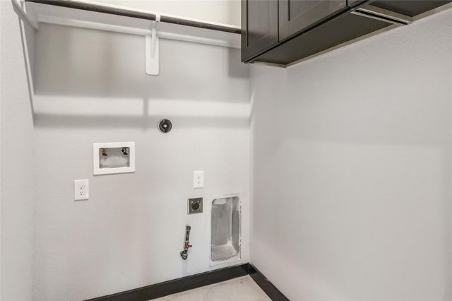 208 Silverleaf Road, Sweeny, TX 77480