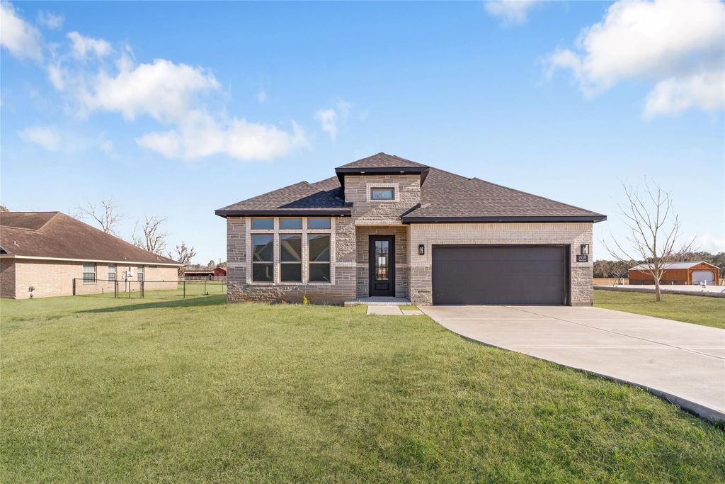 208 Silverleaf Road, Sweeny, TX 77480