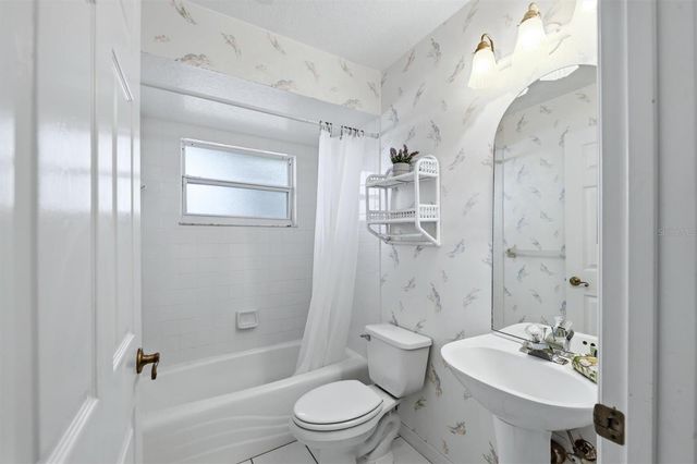 2404 50TH DRIVE E, Bradenton, FL 34203