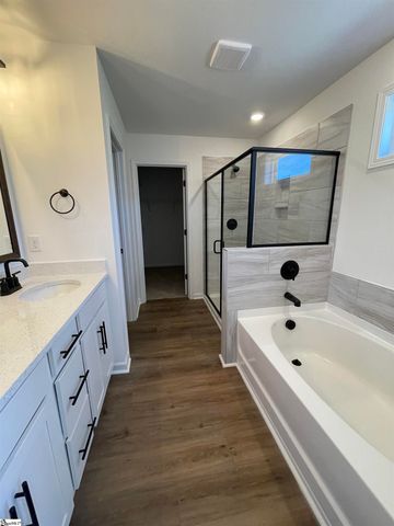 18 Gateway Drive, Central, SC 29630