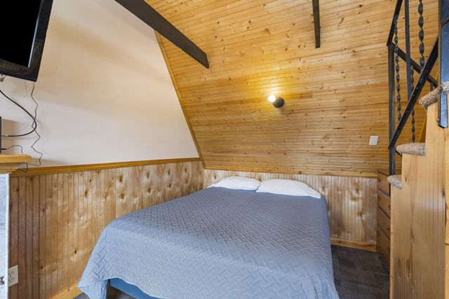 108 Deep Water Circle, Reeds Spring, MO 65737