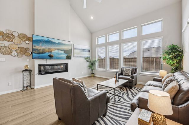 1601 Thunderbird Drive, Fort Worth, TX 76052