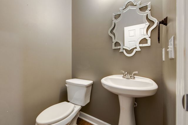 7802 Kemberton Dr, W, Nolensville, TN 37135