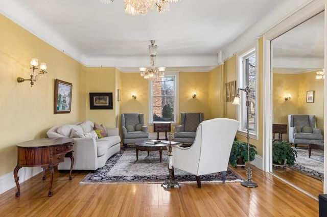 1900 Dupont Avenue S, Minneapolis, MN 55403