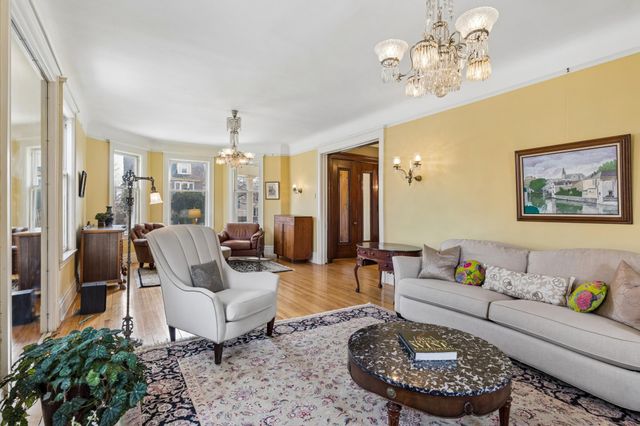 1900 Dupont Avenue S, Minneapolis, MN 55403