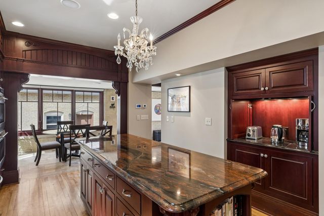 1900 Dupont Avenue S, Minneapolis, MN 55403