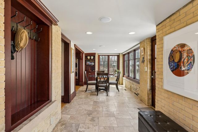 1900 Dupont Avenue S, Minneapolis, MN 55403