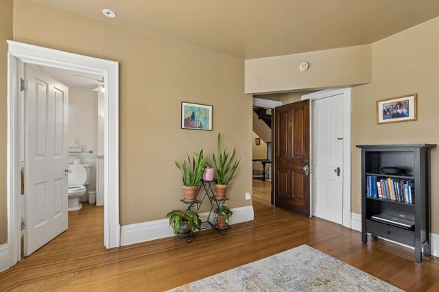 1900 Dupont Avenue S, Minneapolis, MN 55403