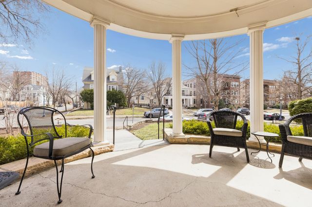 1900 Dupont Avenue S, Minneapolis, MN 55403