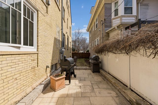 1900 Dupont Avenue S, Minneapolis, MN 55403