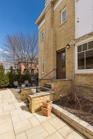 1900 Dupont Avenue S, Minneapolis, MN 55403