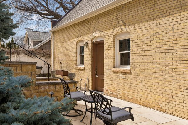 1900 Dupont Avenue S, Minneapolis, MN 55403