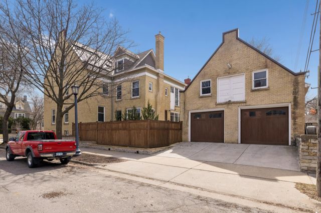 1900 Dupont Avenue S, Minneapolis, MN 55403