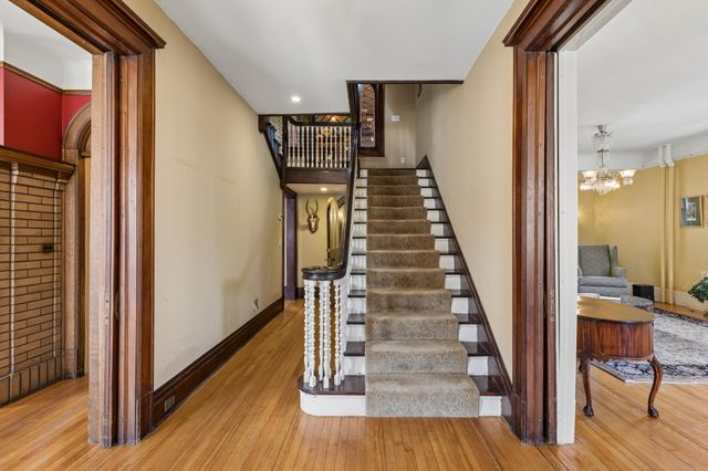1900 Dupont Avenue S, Minneapolis, MN 55403
