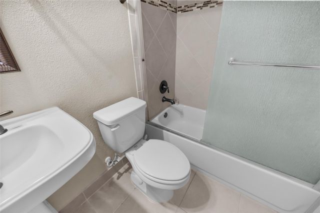 2411 Linden Bluff Court, Sugar Land, TX 77479