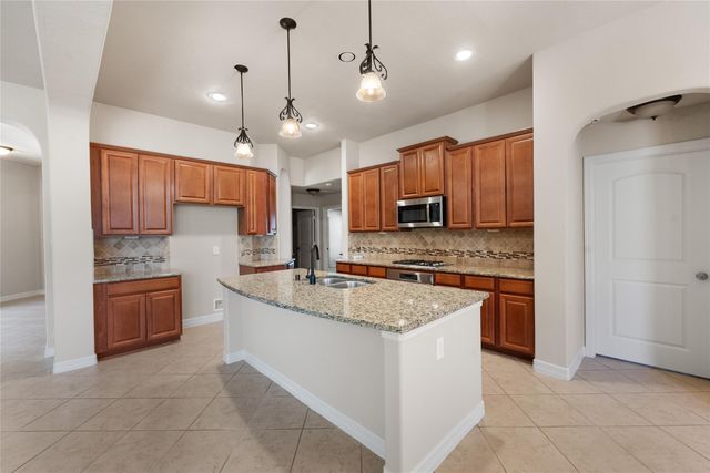 2411 Linden Bluff Court, Sugar Land, TX 77479