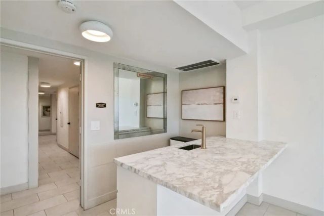 2345 Roscomare Road 302, Los Angeles, CA 90077