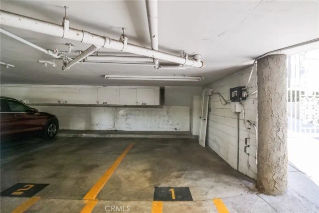 2345 Roscomare Road 302, Los Angeles, CA 90077