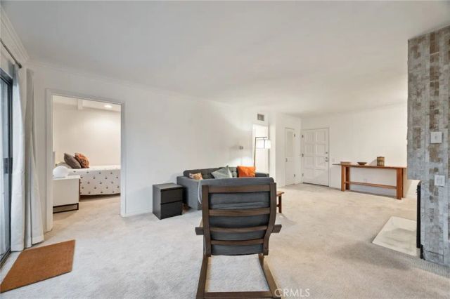 2345 Roscomare Road 302, Los Angeles, CA 90077