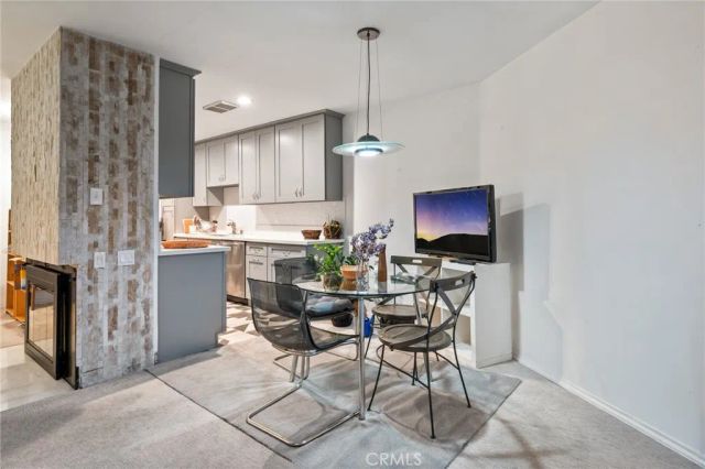 2345 Roscomare Road 302, Los Angeles, CA 90077