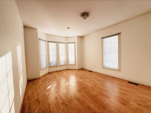 31 Elmwood St 31, Newton, MA 02458