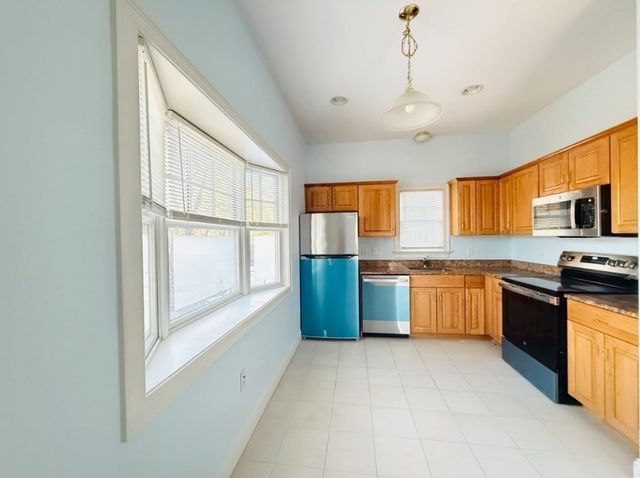 31 Elmwood St 31, Newton, MA 02458