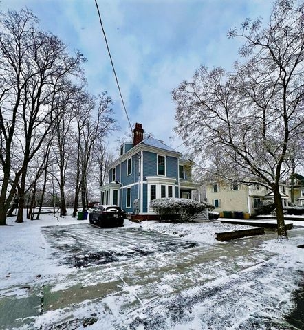 31 Elmwood St 31, Newton, MA 02458