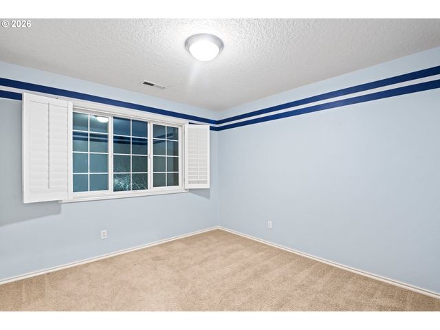 14992 Sw LOOKOUT Dr, Portland, OR 97224