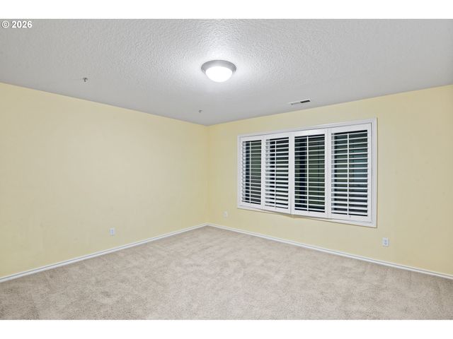 14992 Sw LOOKOUT Dr, Portland, OR 97224