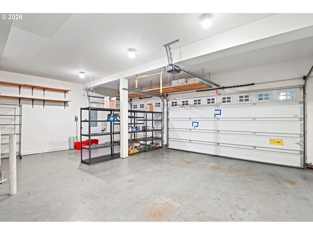 14992 Sw LOOKOUT Dr, Portland, OR 97224