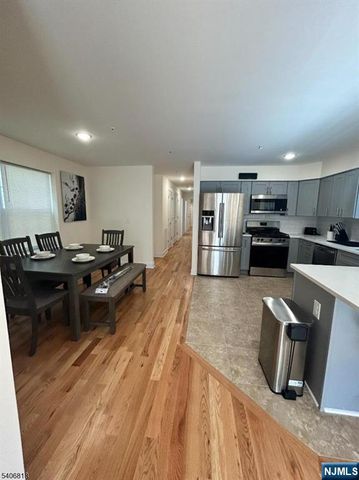 337 13th Avenue, Newark City, NJ 07103