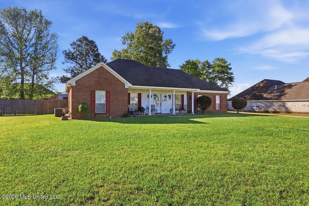 320 White Sand Road, Florence, MS 39073