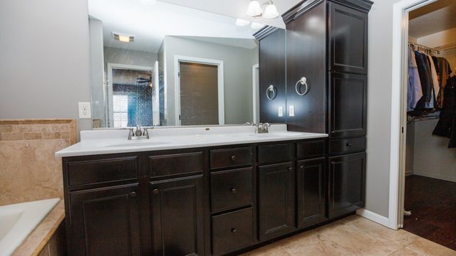 1517 Kell Avenue, Bloomington, IL 61705