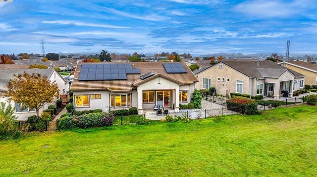 1507 Bismarck Ln, Brentwood, CA 94513