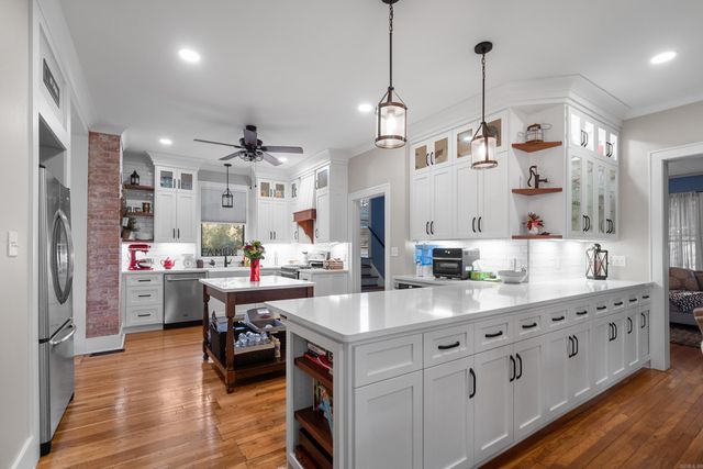 719 Prospect, Hot Springs National Park, AR 71901