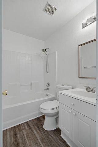 1504 Park Lane Drive, Lewisville, TX 75067