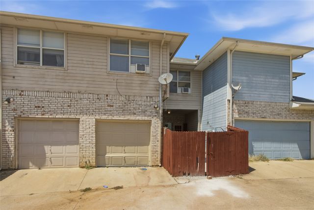 1504 Park Lane Drive, Lewisville, TX 75067