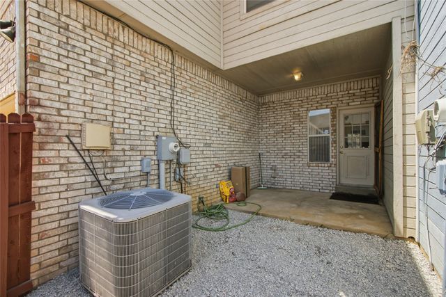 1504 Park Lane Drive, Lewisville, TX 75067