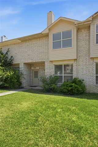 1504 Park Lane Drive, Lewisville, TX 75067