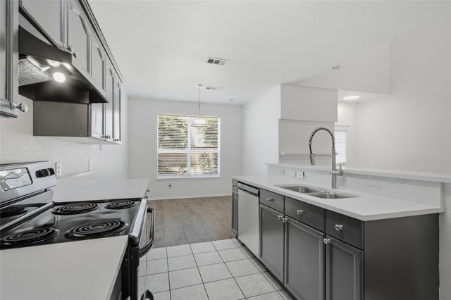 1504 Park Lane Drive, Lewisville, TX 75067