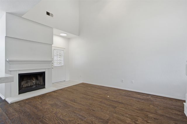 1504 Park Lane Drive, Lewisville, TX 75067