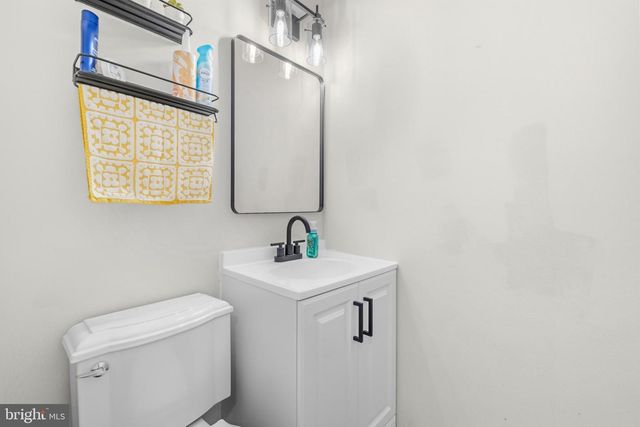 2046 GOLF COURSE DR, Reston, VA 20191